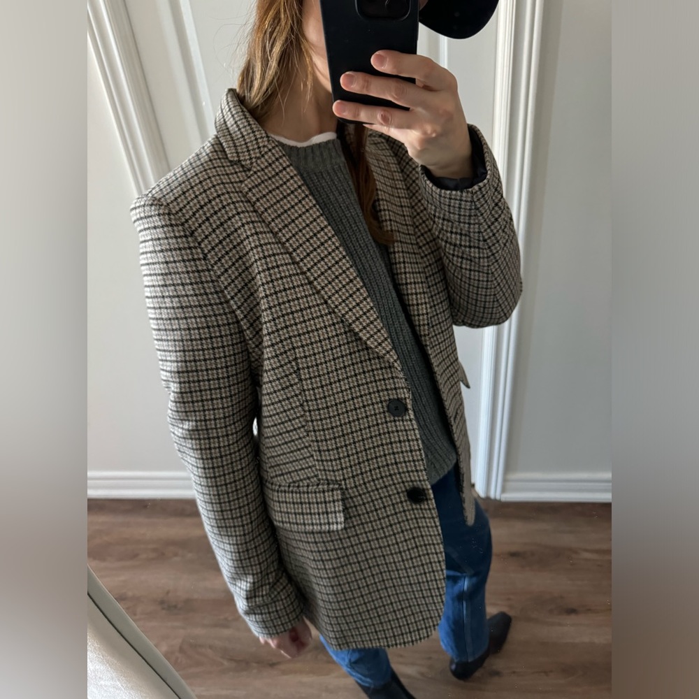 Houndstooth print blazer by Canadian Apparel brand Joe Fresh